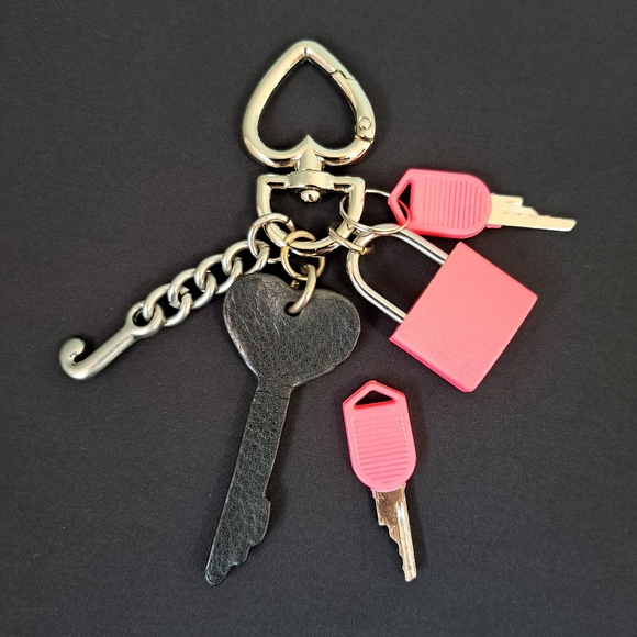Upcycled Juicy Couture keychain handbag charms 🖤🔐💗 - Picture 1 of 5